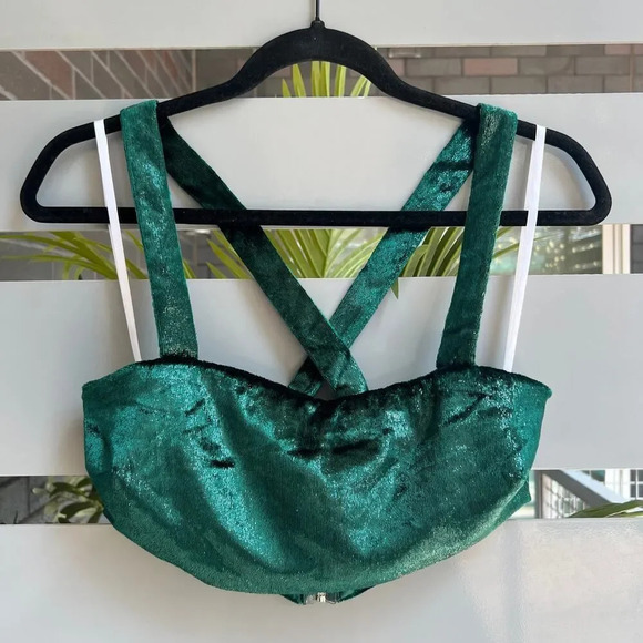 Superdown Dorian Green Shimmer Velvet Crop Top Size M - Picture 2 of 8